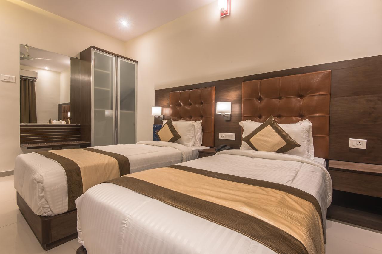 Oyo 9328 Empire Suite Navi Mumbai Buitenkant foto